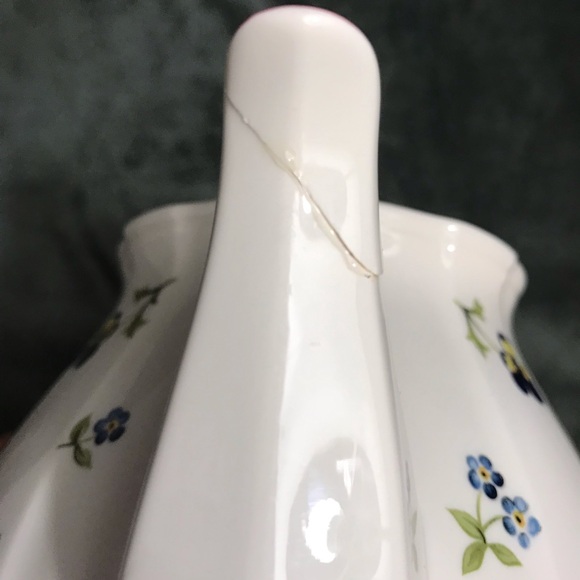 Villeroy & Boch PETITE FLEUR  Teapot NO LID. FIXED NOSE - Picture 7 of 16